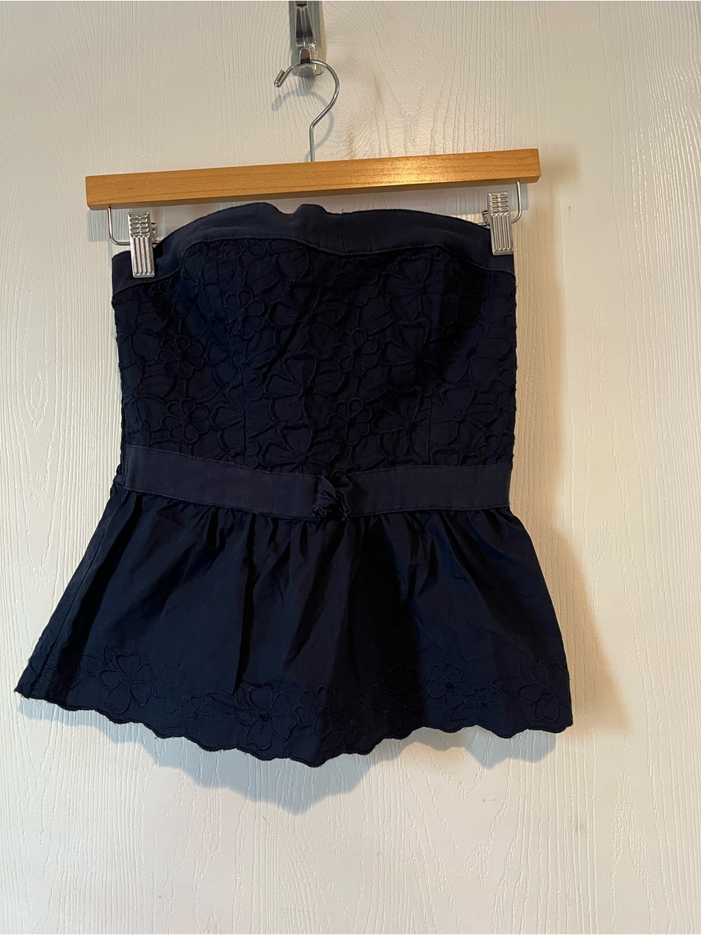 Hollister Co. Strapless Embroidered Navy blue Floral Tank Top 100% Cotton Sz M